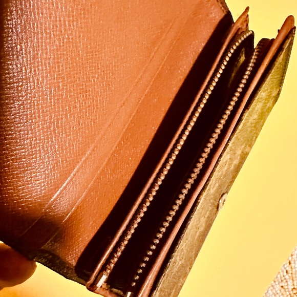 Louis Vuitton Black and Gold Monogram Wallet - Picture 3 of 15